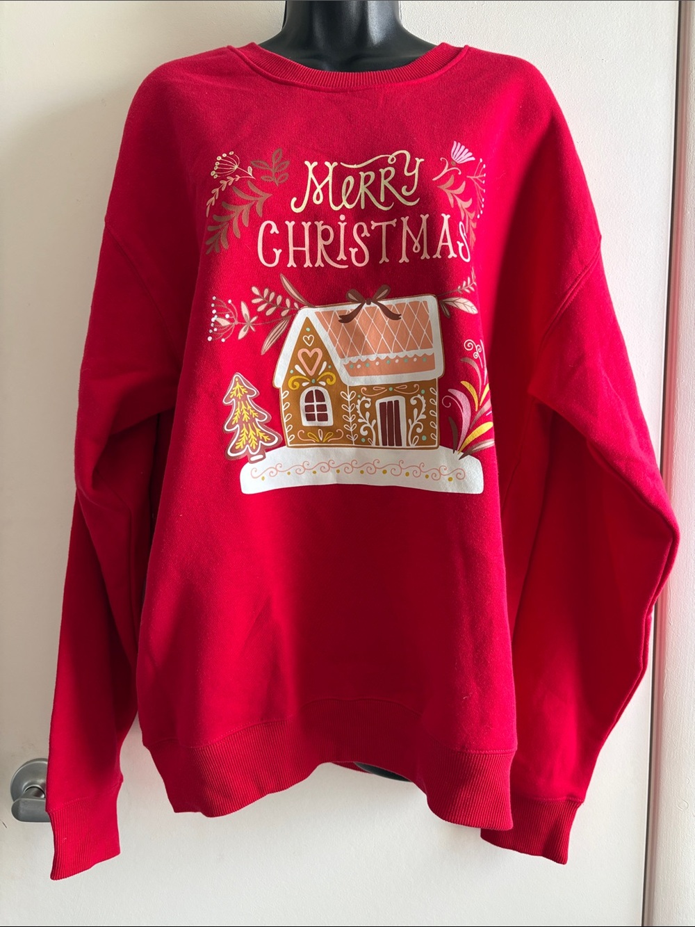 NWT Lildy Cotton Red Merry Christmas Sweatshirt with Gingerbread House SZ M/L